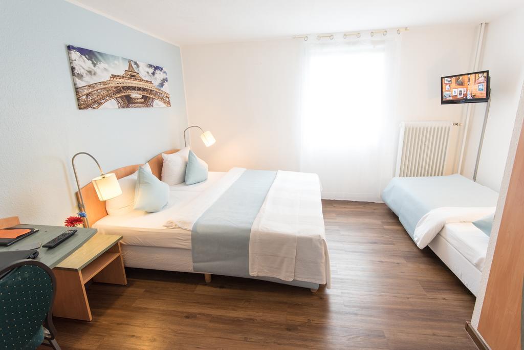 Residenz Hotel וופרטל מראה חיצוני תמונה